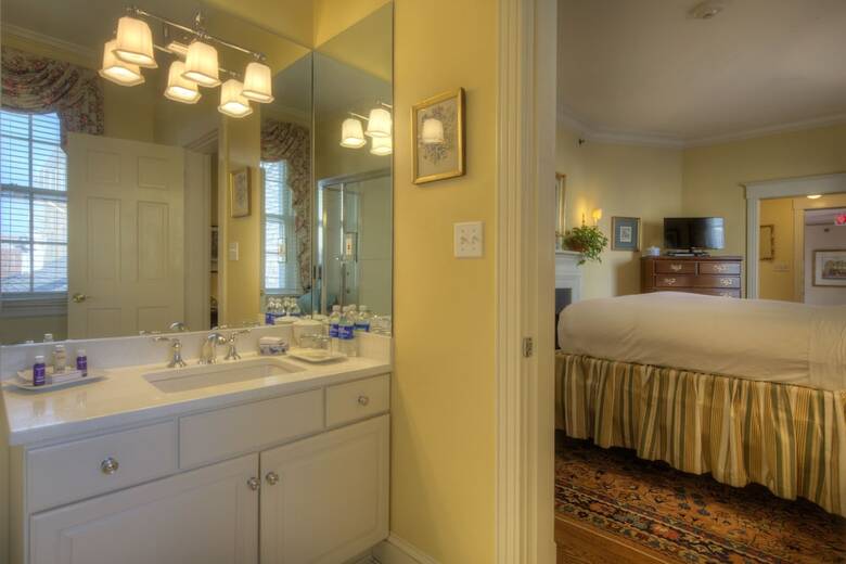 Bed & Breakfast Francis Malbone House Inn