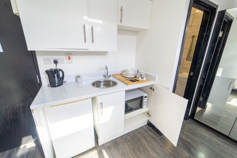 46 North Road Studios Near Qe And Uob