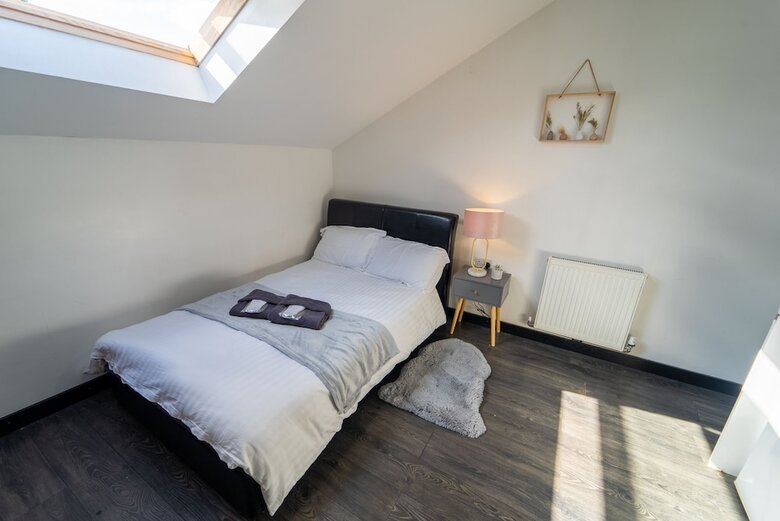 46 North Road Studios Near Qe And Uob