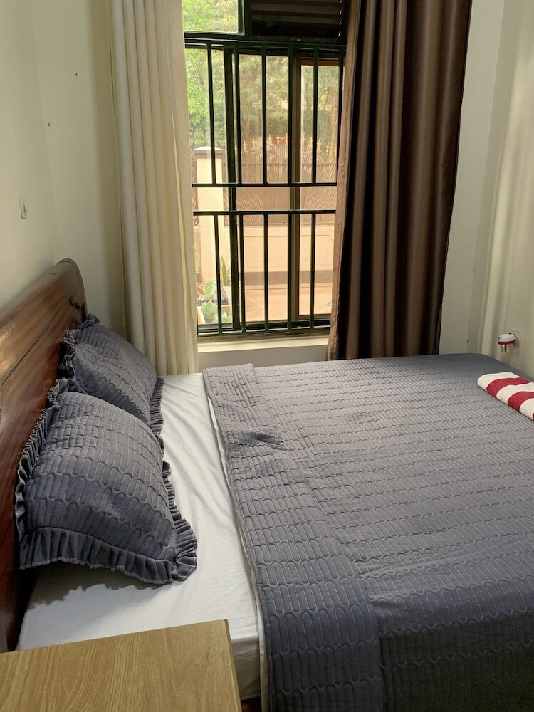 Bed & Breakfast Gorilla Home Stay