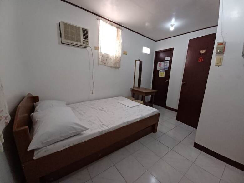 Hotel Oyo 909 Jc Affordable Transient