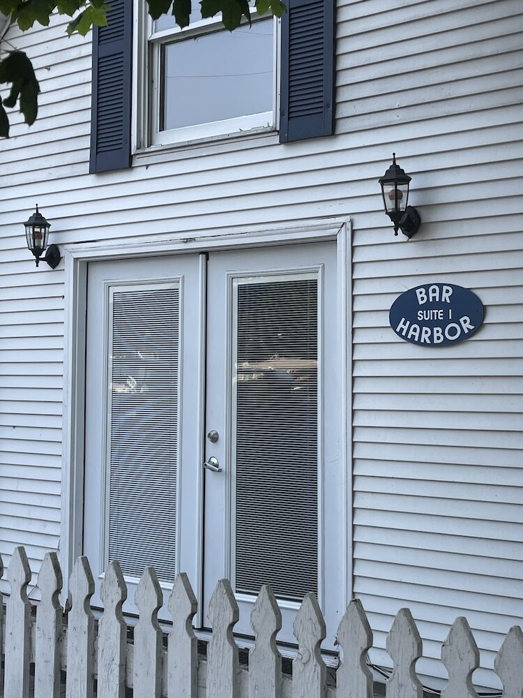 Harbour Square Suites