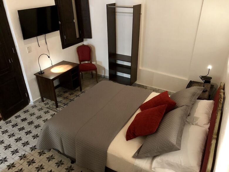 Hotel 352 Guest House
