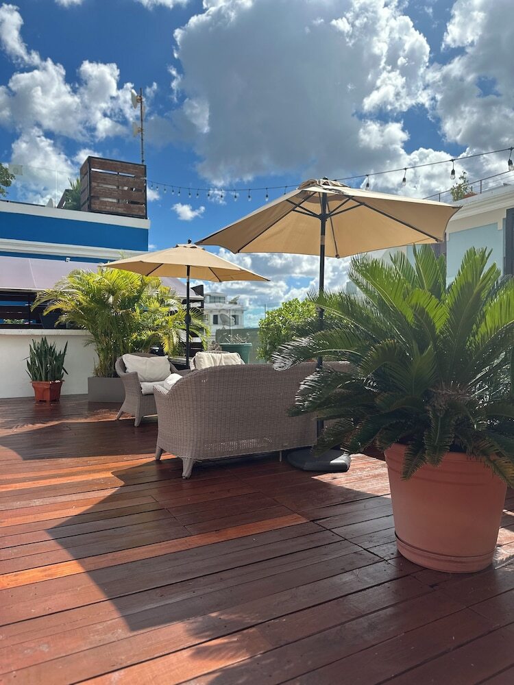 Hotel 352 Guest House