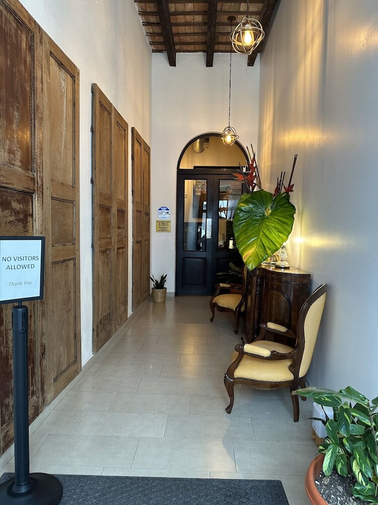 Hotel 352 Guest House