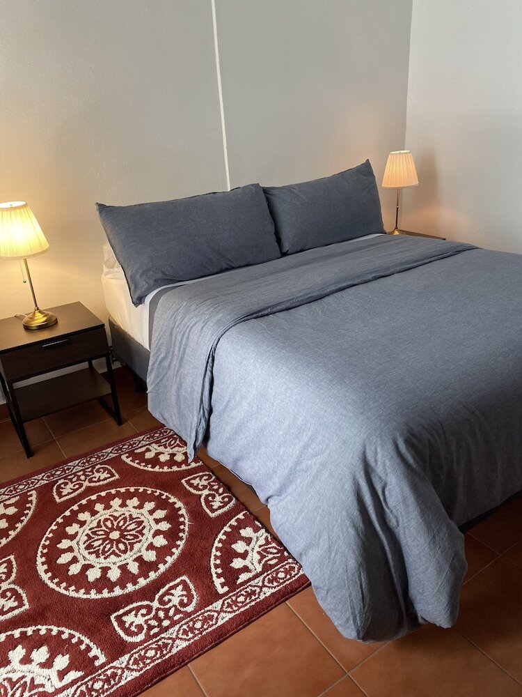 Hotel 352 Guest House