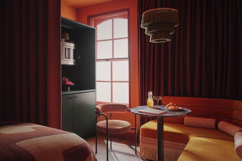 Hotel Ember Locke Kensington