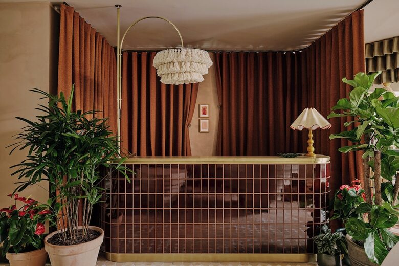 Hotel Ember Locke Kensington