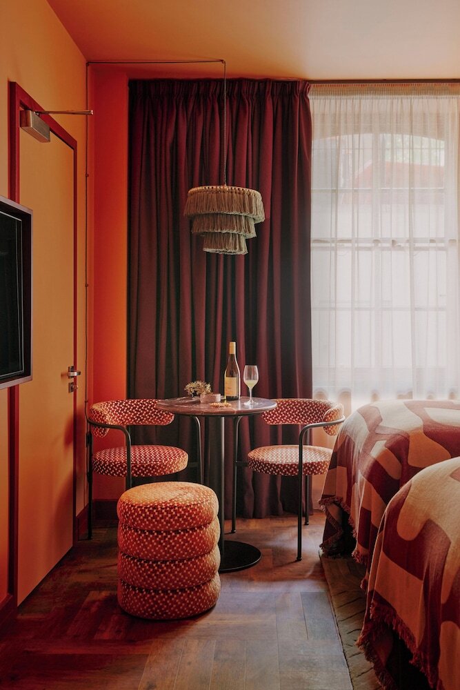Hotel Ember Locke Kensington
