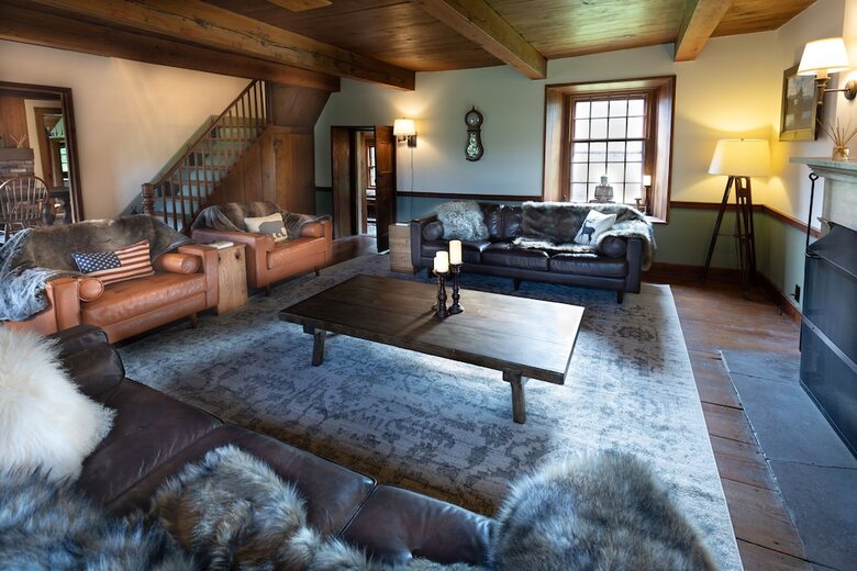 Bed & Breakfast 1735 Stone Farmhouse