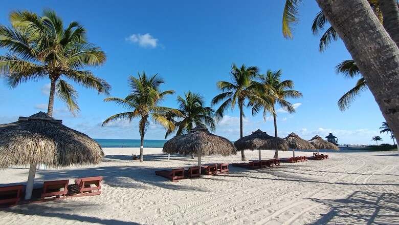 Hotel Sahara Beach Club