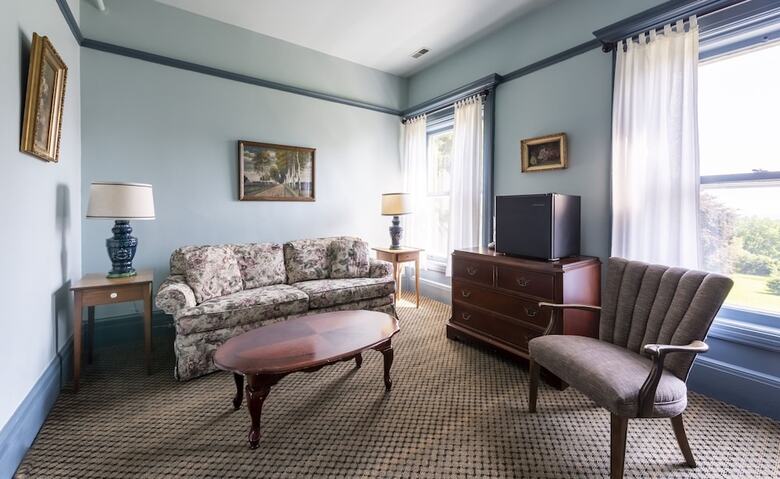 Hotel White Springs Manor A Belhurst Property