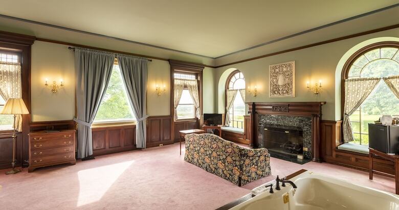 Hotel White Springs Manor A Belhurst Property