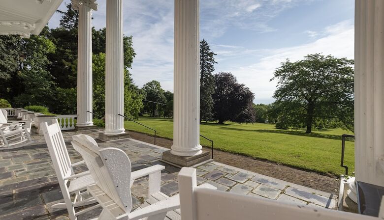 Hotel White Springs Manor A Belhurst Property
