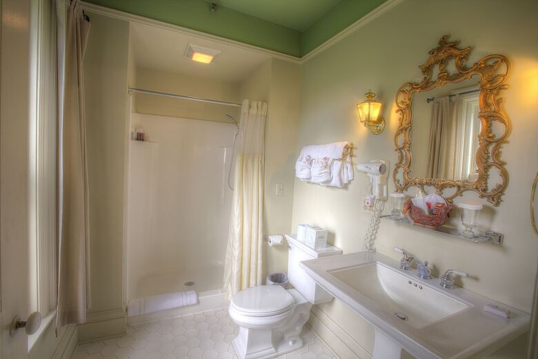 Hotel White Springs Manor A Belhurst Property
