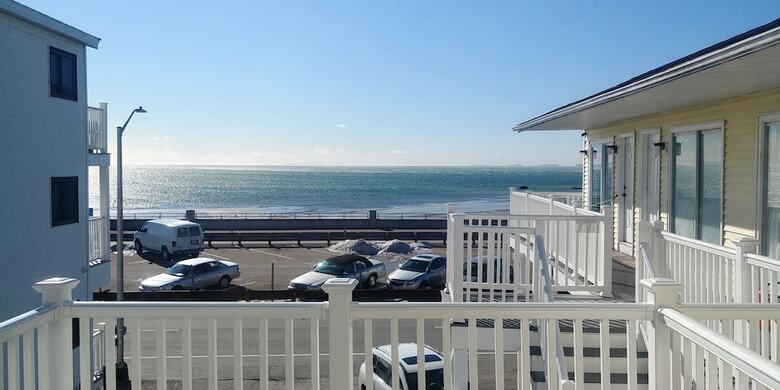 Hotel Breakers By The Sea