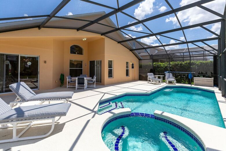 Aparthotel Waterside Villa By Villadirect