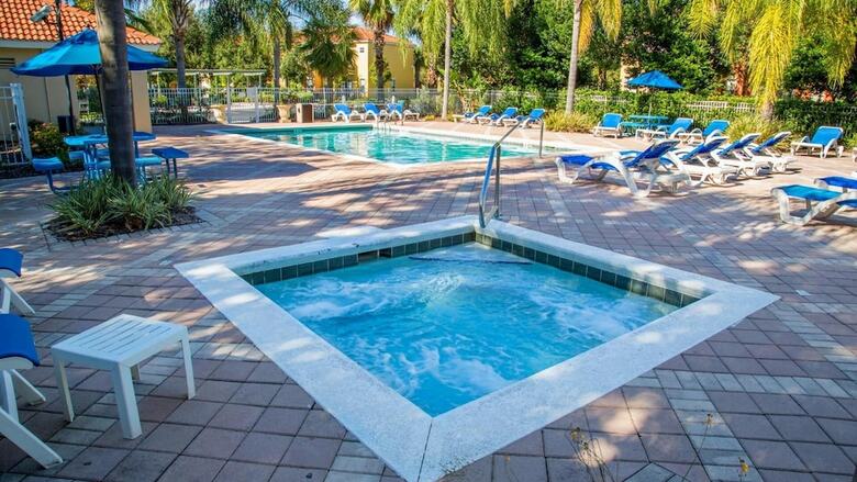 Aparthotel Waterside Villa By Villadirect