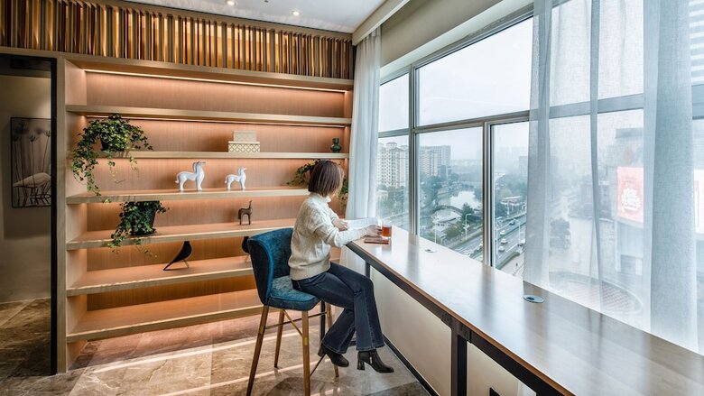 Zhangjiagang Suning Auraya Hotel