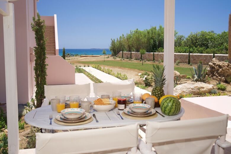 Grand Blue Beach Apartments & Suites