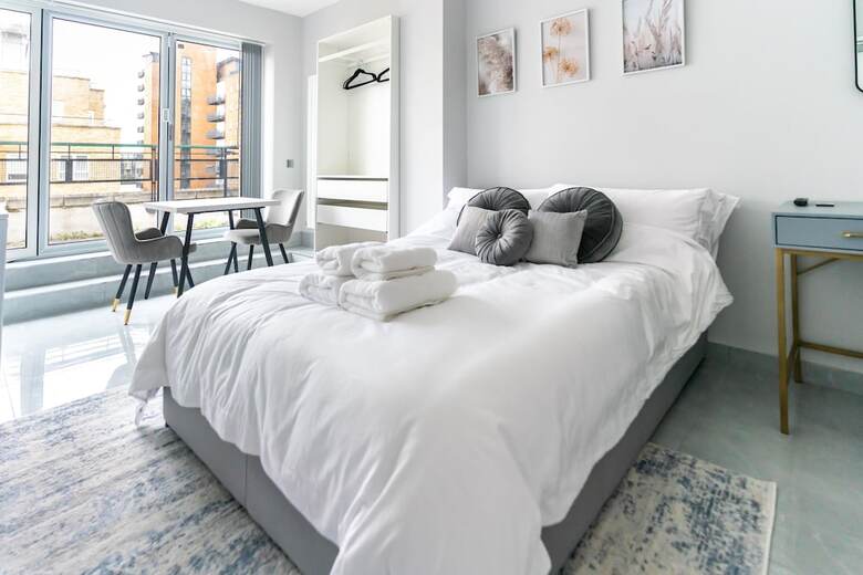 Luxury 5bd Guesthouse