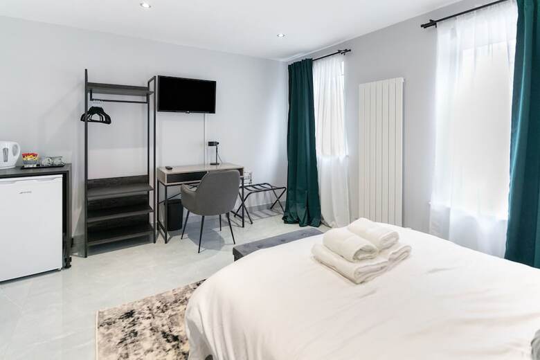 Luxury 5bd Guesthouse