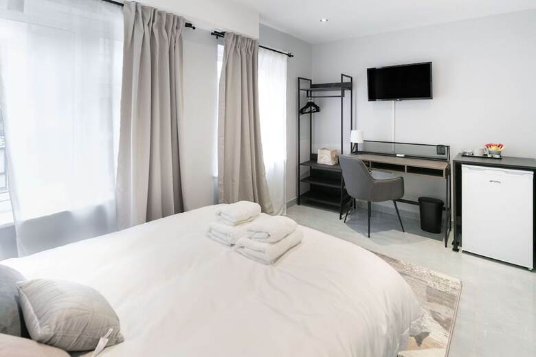 Luxury 5bd Guesthouse