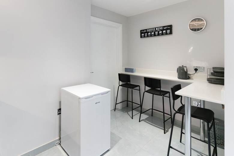 Luxury 5bd Guesthouse