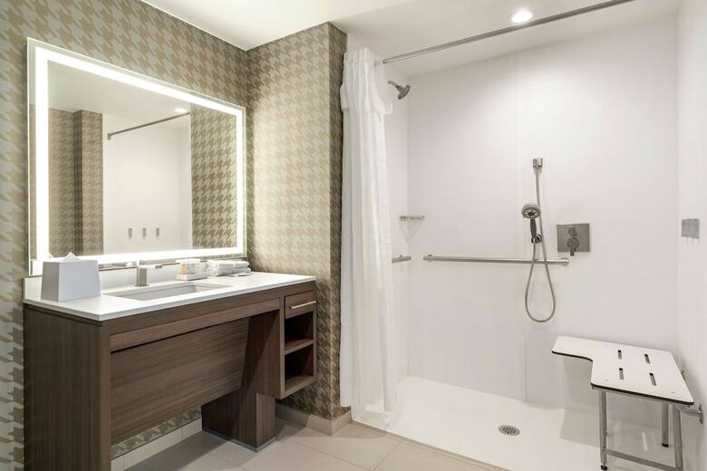 Hotel Home2 Suites By Hilton Woodland Hills