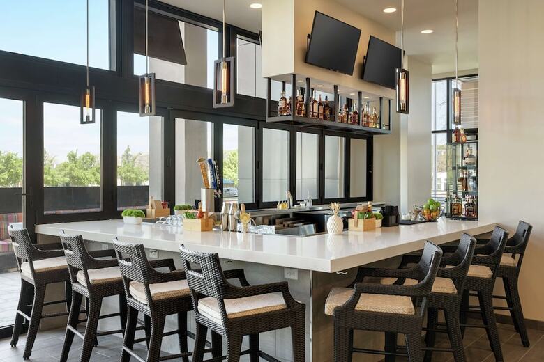 Hotel Home2 Suites By Hilton Woodland Hills