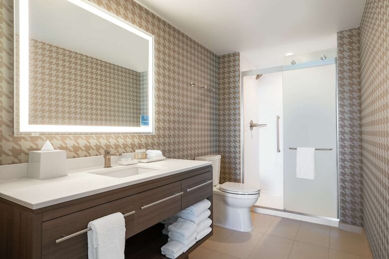 Hotel Home2 Suites By Hilton Woodland Hills