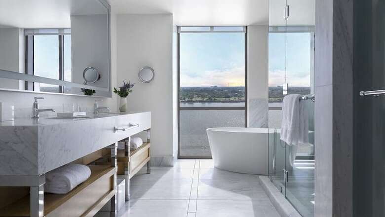 Four Seasons Hotel New Orleans