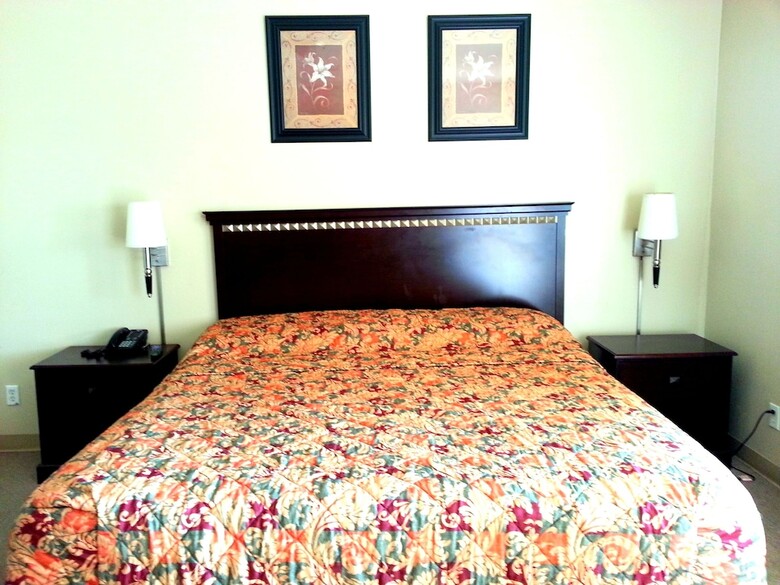 Motel Crossroads Inn & Suites