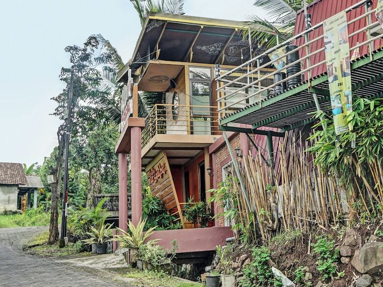 Hotel Oyo Life 92084 Candi Candi Ubud Syariah