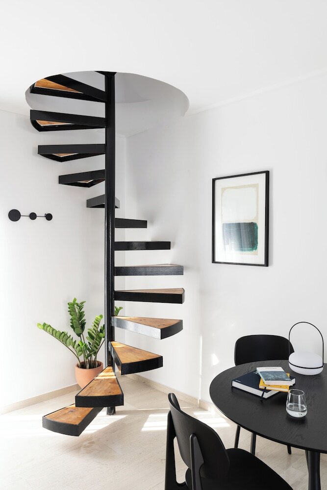 Elliot Neapoli, Athens