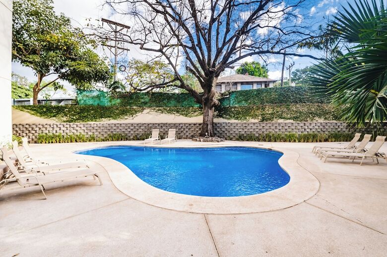 Mvillas - Luxury 2bed 2bath Condo W Pool