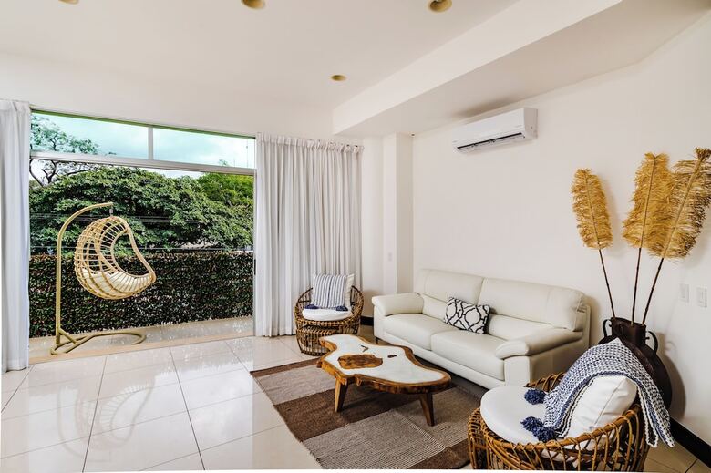 Mvillas - Luxury 2bed 2bath Condo W Pool