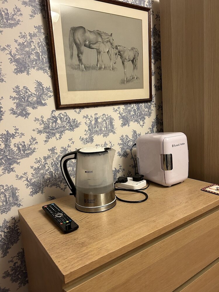 Hotel 5 Ravenhurst Drive