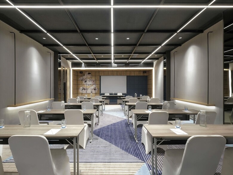 Hotel Ibis Surabaya Tidar