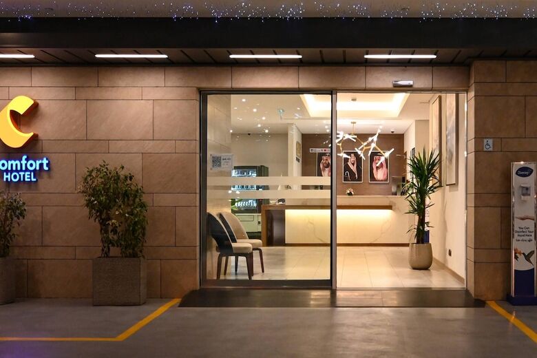 Comfort Hotel Jeddah King Road