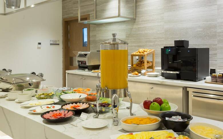 Comfort Hotel Jeddah King Road