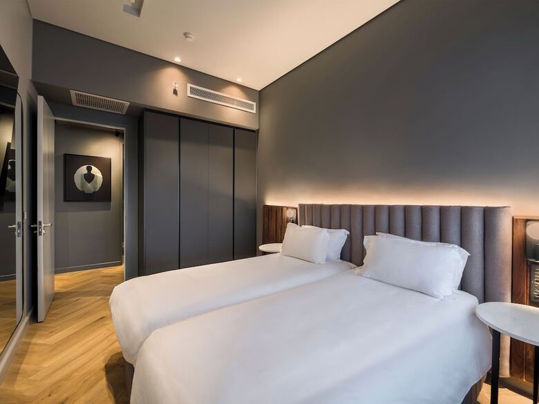 The Rockefeller Hotel By Newmark