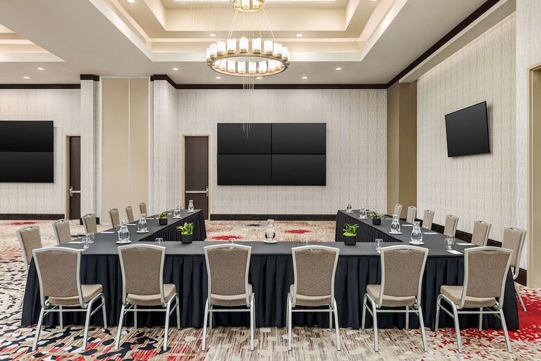 Hotel Embassy Suites By Hilton Round Rock