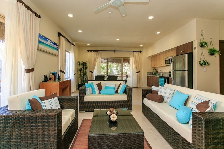 Apartamentos Condo Complex With An Alluring Pool & Tropical Vibes By Stella Rentals