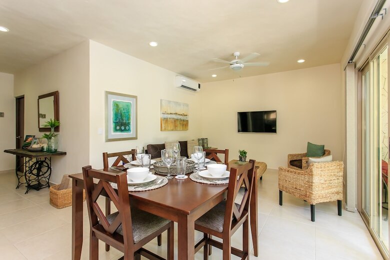 Apartamentos Condo Complex With An Alluring Pool & Tropical Vibes By Stella Rentals