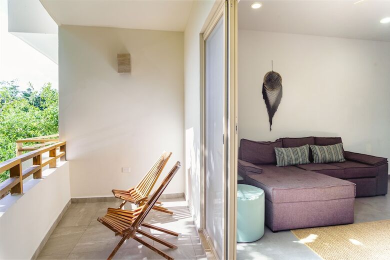 Apartamentos Condo Complex With An Alluring Pool & Tropical Vibes By Stella Rentals