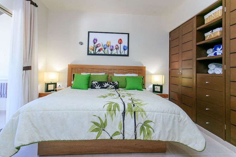 Apartamentos Condo Complex With An Alluring Pool & Tropical Vibes By Stella Rentals
