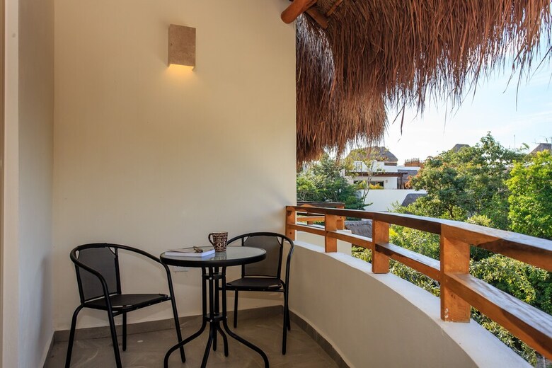 Apartamentos Condo Complex With An Alluring Pool & Tropical Vibes By Stella Rentals