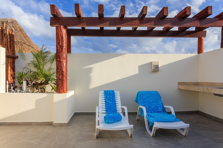 Apartamentos Condo Complex With An Alluring Pool & Tropical Vibes By Stella Rentals