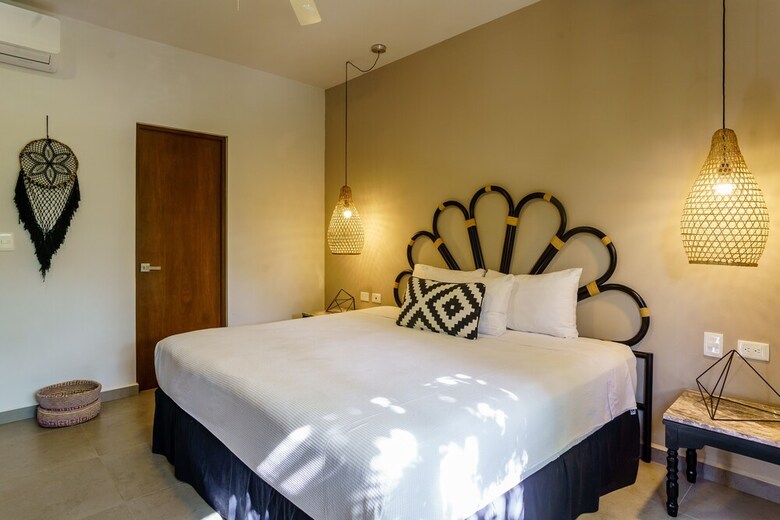 Apartamentos Condo Complex With An Alluring Pool & Tropical Vibes By Stella Rentals